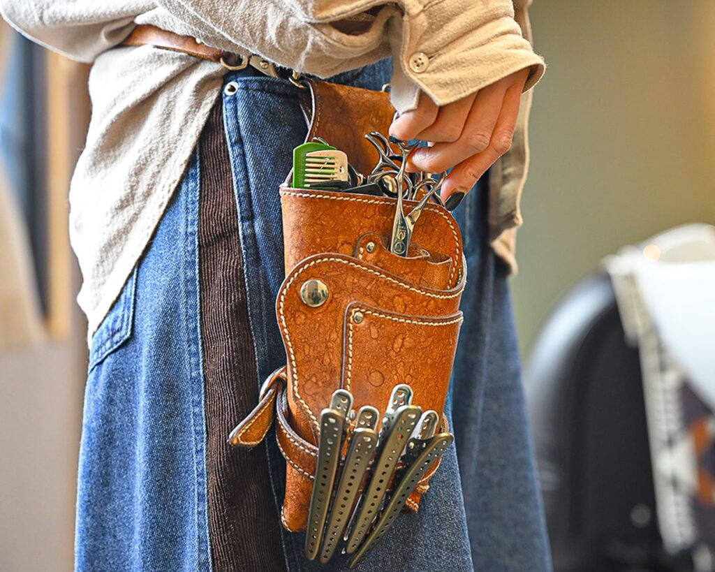 カットで使用するハサミ